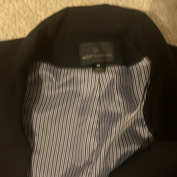 Blazer..single button - Picture 2 of 2